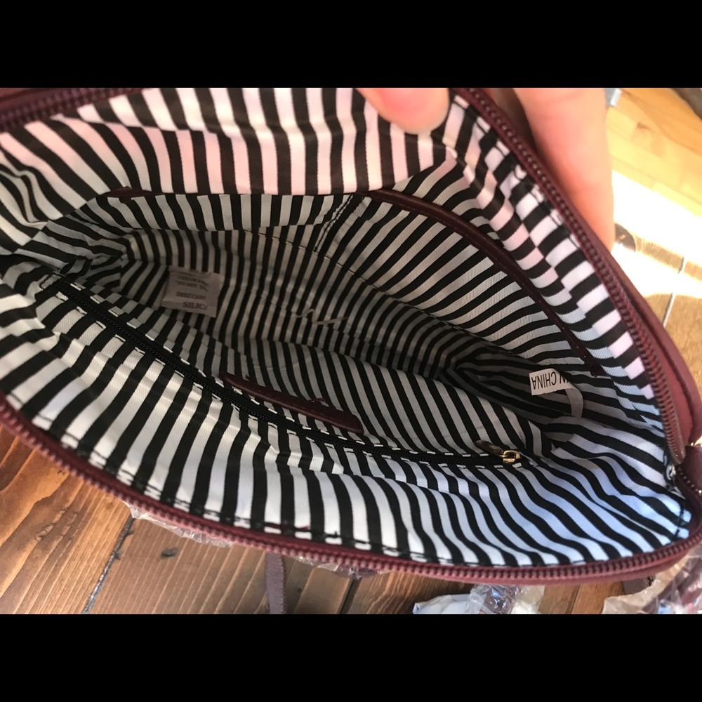 Burgundy Crossbody bag - Picture 2 of 3